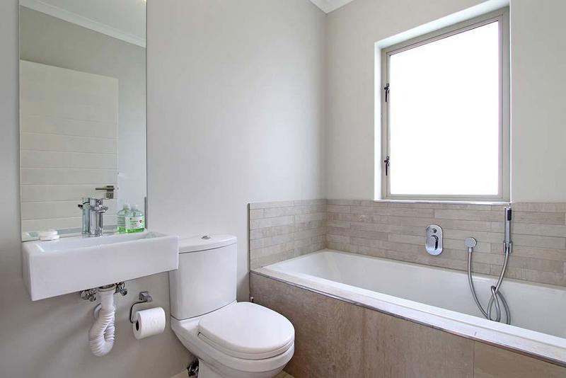 To Let 2 Bedroom Property for Rent in Muizenberg Western Cape